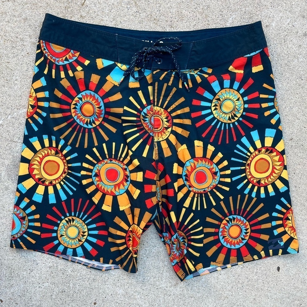 Men's Billabong Board Shorts Multicolor Floral 32 Stretch Pocket Surf Beach Sun